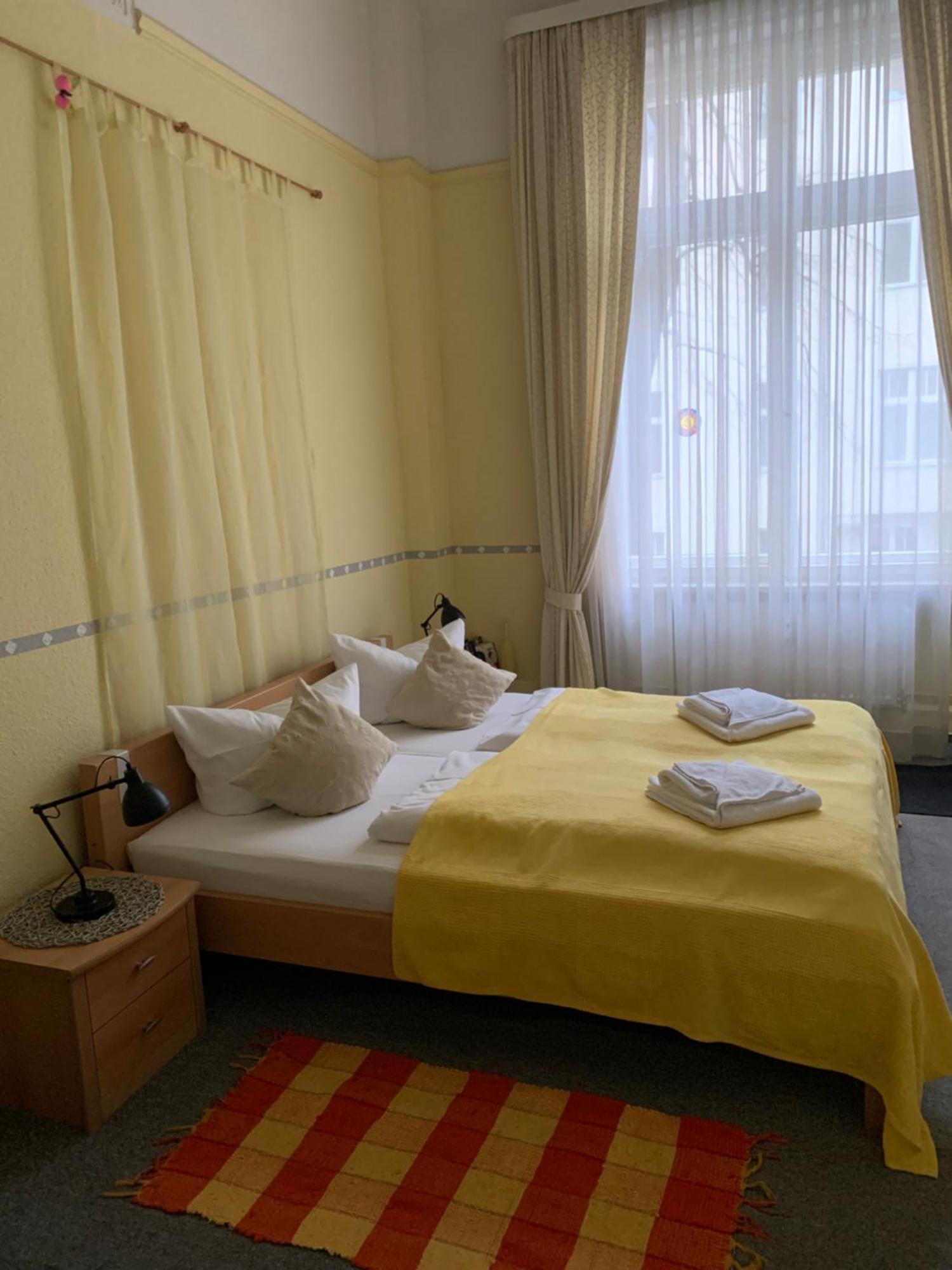 Hotel Pension Senta Berlino Esterno foto